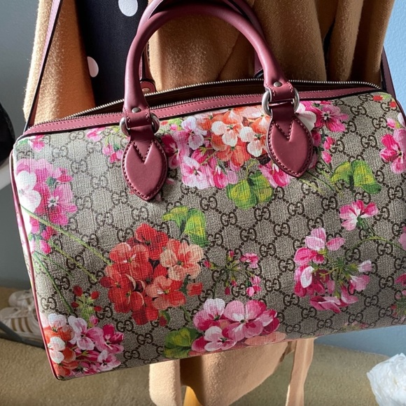 Gucci Handbags - Gucci blooms floral Gg bag